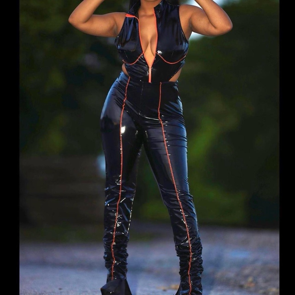 Two piece liquid pants and bodysuit top set!